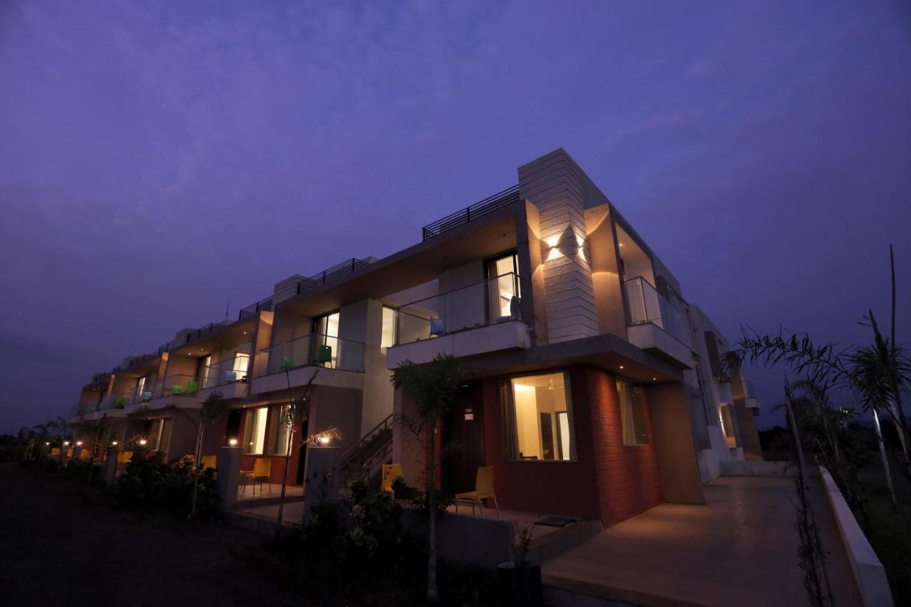 Leena Resort Garudeshwar Exterior photo